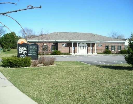 4005 Glass Rd NE, Cedar Rapids, IA for lease - Primary Photo - Image 1 of 6