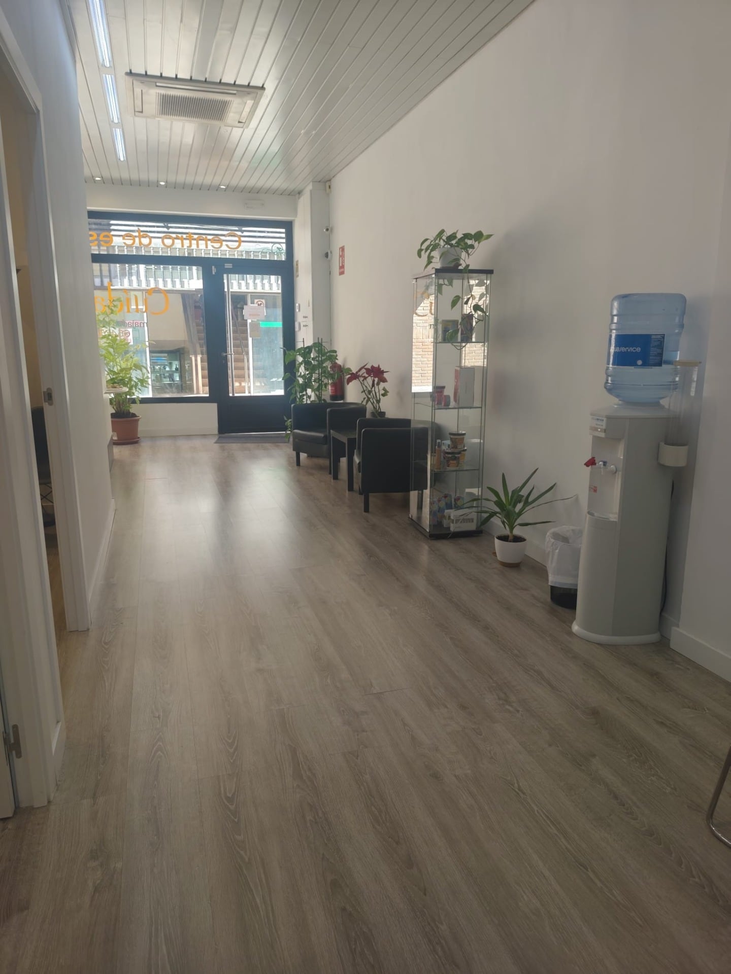 Retail in Majadahonda, Madrid for lease Primary Photo- Image 1 of 4