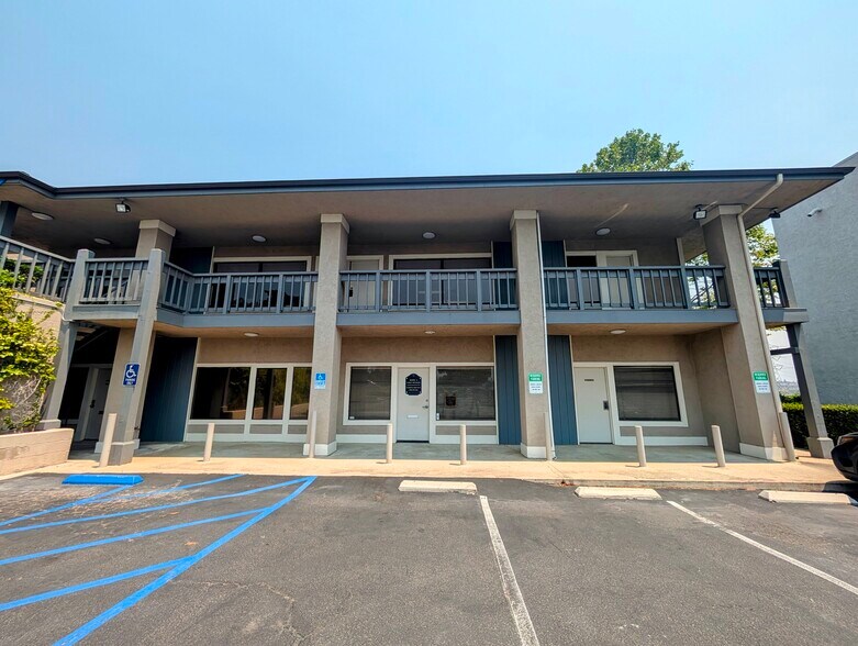 2119-2123 El Camino Real, Oceanside, CA à louer - Photo du bâtiment - Image 3 de 8