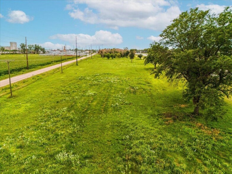 N 15th St, Council Bluffs, IA à vendre - Photo du bâtiment - Image 2 de 5