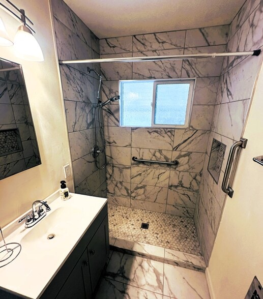 735 Barris Dr, Fullerton, CA for sale - Building Photo - Image 3 of 5