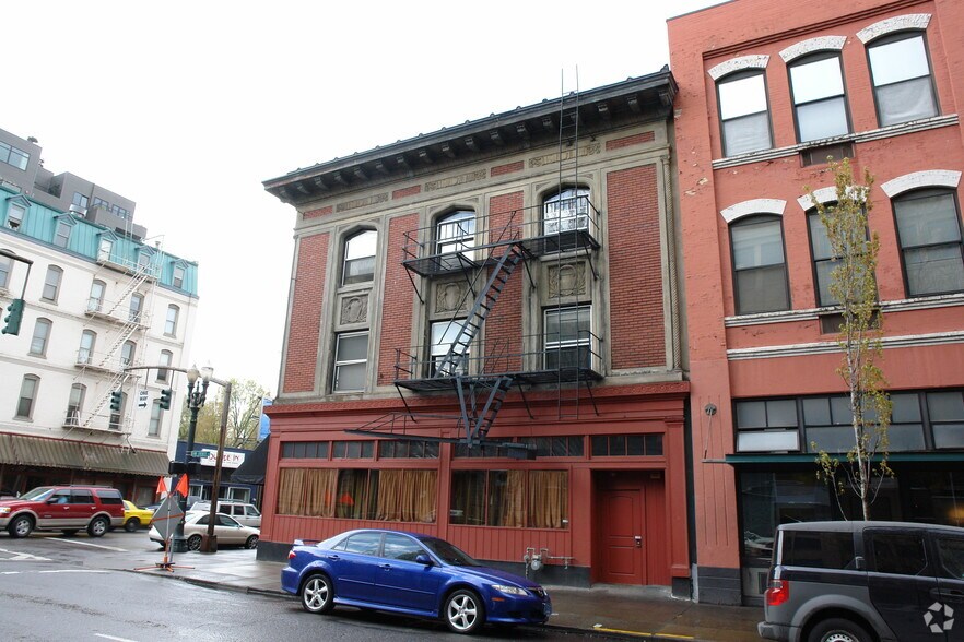 306 NW Broadway, Portland, OR à louer - Photo du bâtiment - Image 3 de 7