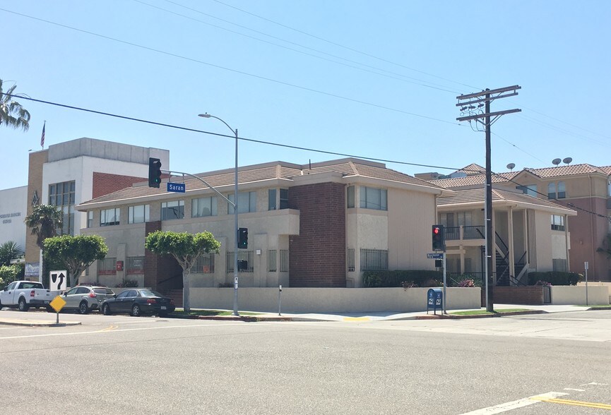 7740 W Manchester Ave, Playa del Rey, CA à louer - Photo du bâtiment - Image 3 de 3
