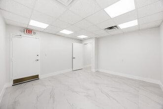 150 NW 70th Ave, Plantation, FL à louer Photo intérieure- Image 2 de 10