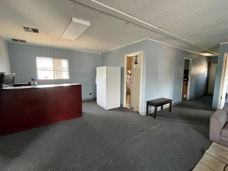 2371 Artesia, San Bernardino, CA à louer - Photo intérieure - Image 2 de 3