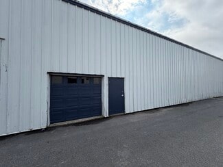 Plus de détails pour 48 Warehouse Rd, Hyannis, MA - Industriel à louer
