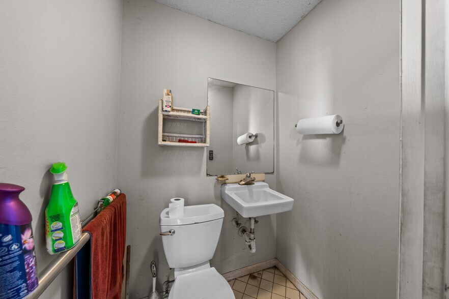 921 Midway Ave, Durham, NC for lease - Building Photo - Image 2 of 5