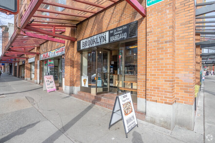 211-213 Georgia St E, Vancouver, BC à louer - Photo du bâtiment - Image 3 de 5