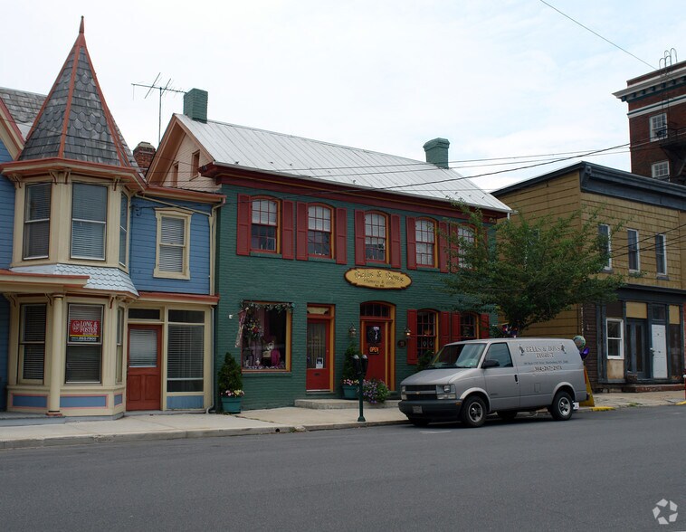 118 W Martin St, Martinsburg, WV à vendre - Photo du bâtiment - Image 2 de 3