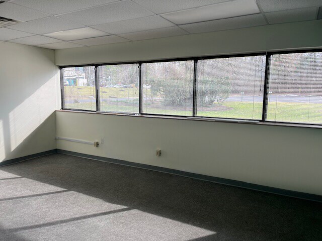 1000 Herrontown Rd, Princeton, NJ for lease Interior Photo- Image 1 of 4
