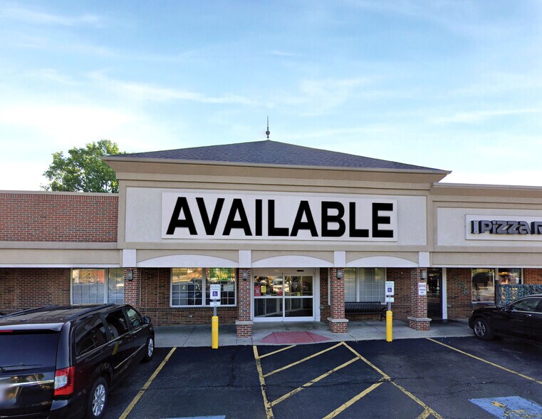 6677 Wilson Mills Rd, Cleveland, OH à louer - Photo du bâtiment - Image 1 de 4