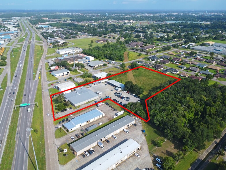 2530 W Cardinal Dr, Beaumont, TX for sale - Building Photo - Image 2 of 17
