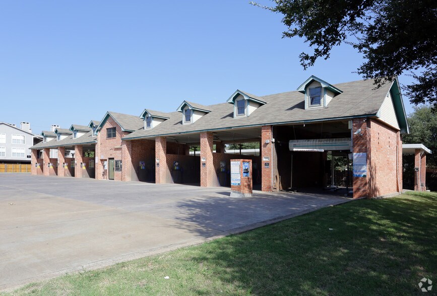 7803 McCallum Blvd, Dallas, TX à vendre - Photo du bâtiment - Image 2 de 9