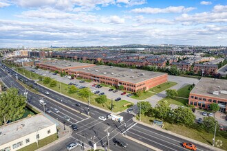 5896-5932 Boul Henri-Bourassa O, Montréal, QC - AERIAL  map view