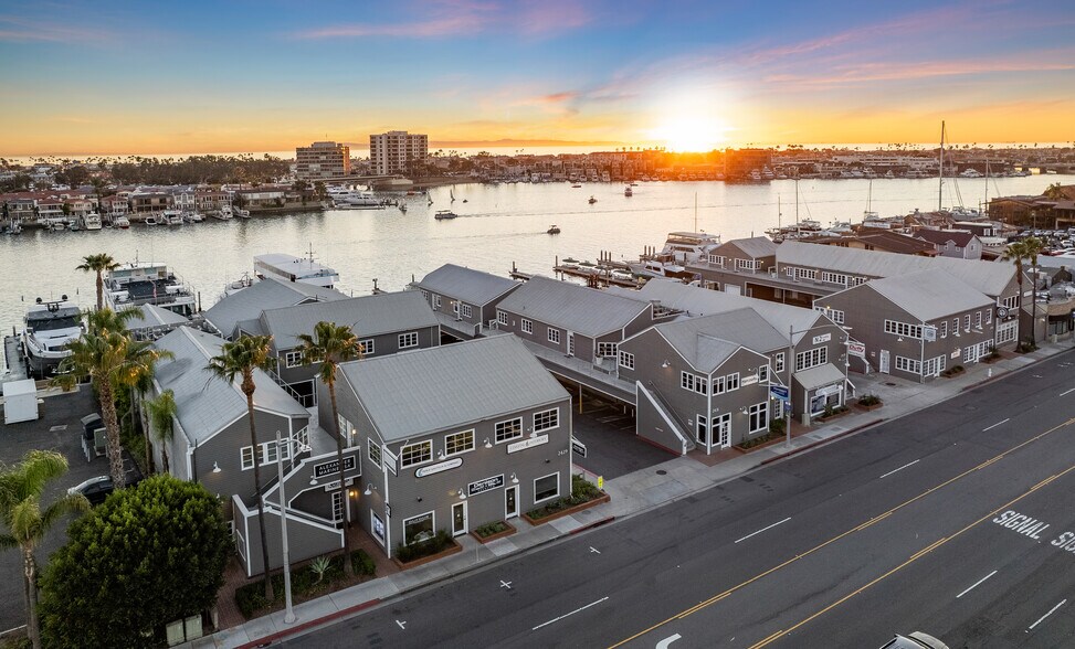2507 W Coast Hwy, Newport Beach, CA à louer - Photo du bâtiment - Image 1 de 14