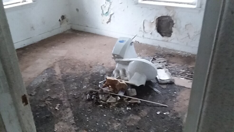 1875 Forest Hills Blvd, Cleveland, OH à vendre - Photo du bâtiment - Image 3 de 9