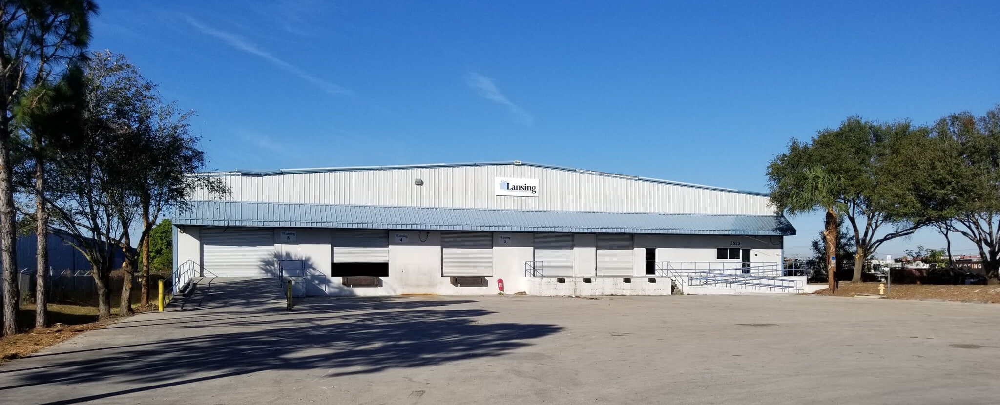 3520 Old Metro Pky, Fort Myers, FL for lease Building Photo- Image 1 of 5
