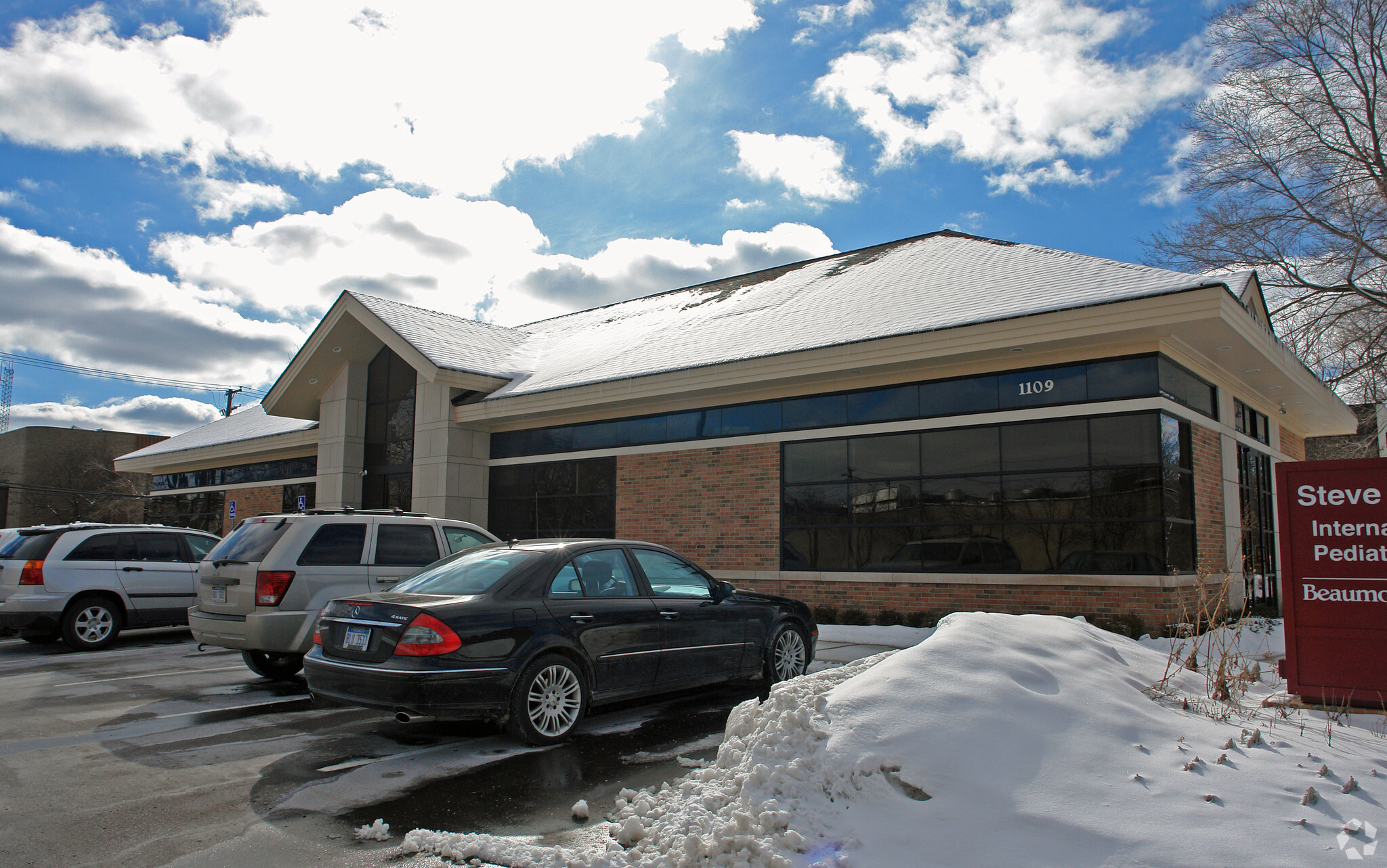 1109 W Long Lake Rd, Bloomfield Hills, MI for sale Primary Photo- Image 1 of 1