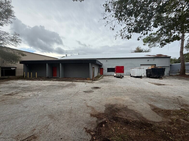 1995 NE 31st Ave, Gainesville, FL for lease - Building Photo - Image 1 of 14