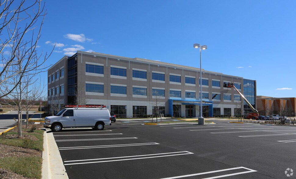 7704 Matapeake Business Dr, Brandywine, MD à louer - Photo du bâtiment - Image 3 de 13