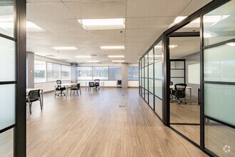 4900 California Ave, Bakersfield, CA for lease Interior Photo- Image 2 of 7