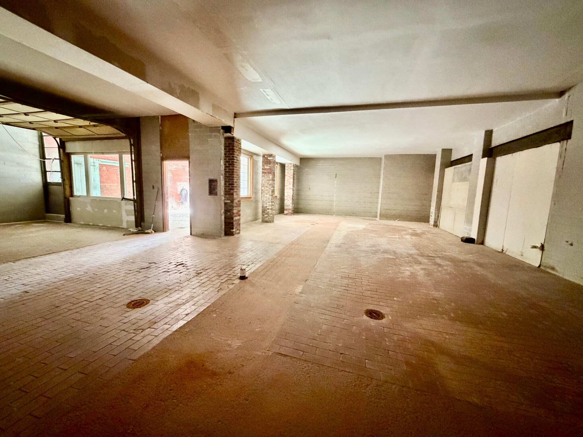 850 Railroad Ave, Opelika, AL à louer Photo du bâtiment- Image 1 de 3