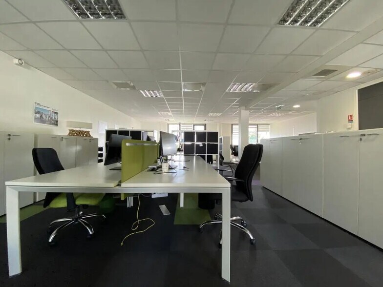 Office in Rennes for lease - Interior Photo - Image 3 of 7