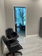 625 E Twiggs St, Tampa, FL à louer Photo intérieure- Image 2 de 10