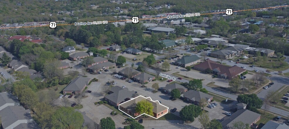 60 W Sunbridge Dr, Fayetteville, AR à louer - Photo du bâtiment - Image 3 de 5