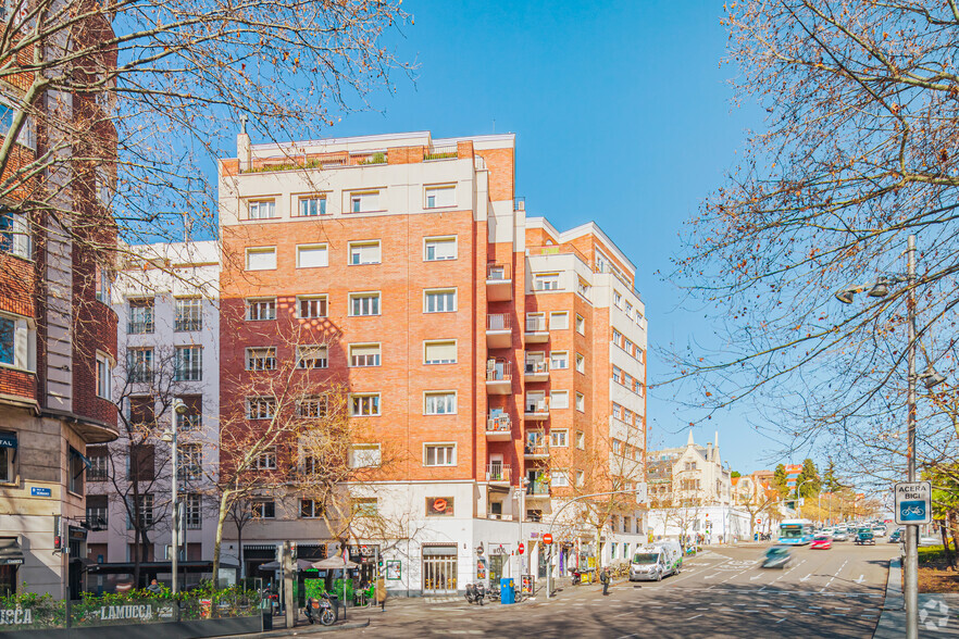 Calle Serrano 93, Madrid, Madrid à louer - Photo du bâtiment - Image 3 de 3