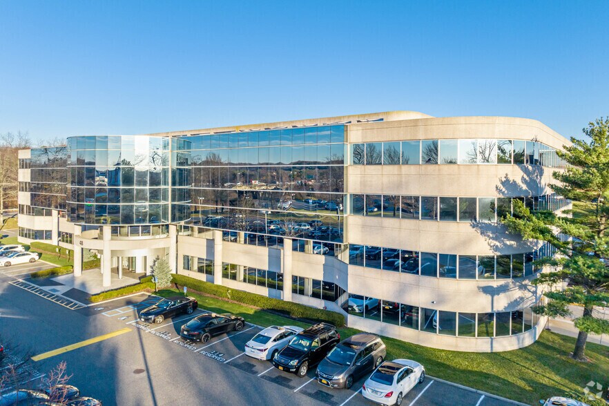 48 S Service Rd, Melville, NY à louer - Photo principale - Image 1 de 25