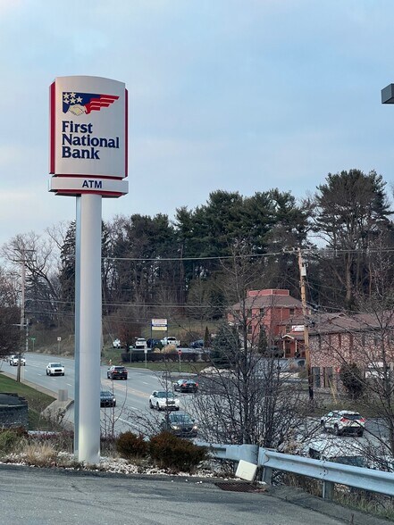 600 Walmart Dr, Gibsonia, PA à vendre - Photo du bâtiment - Image 2 de 3