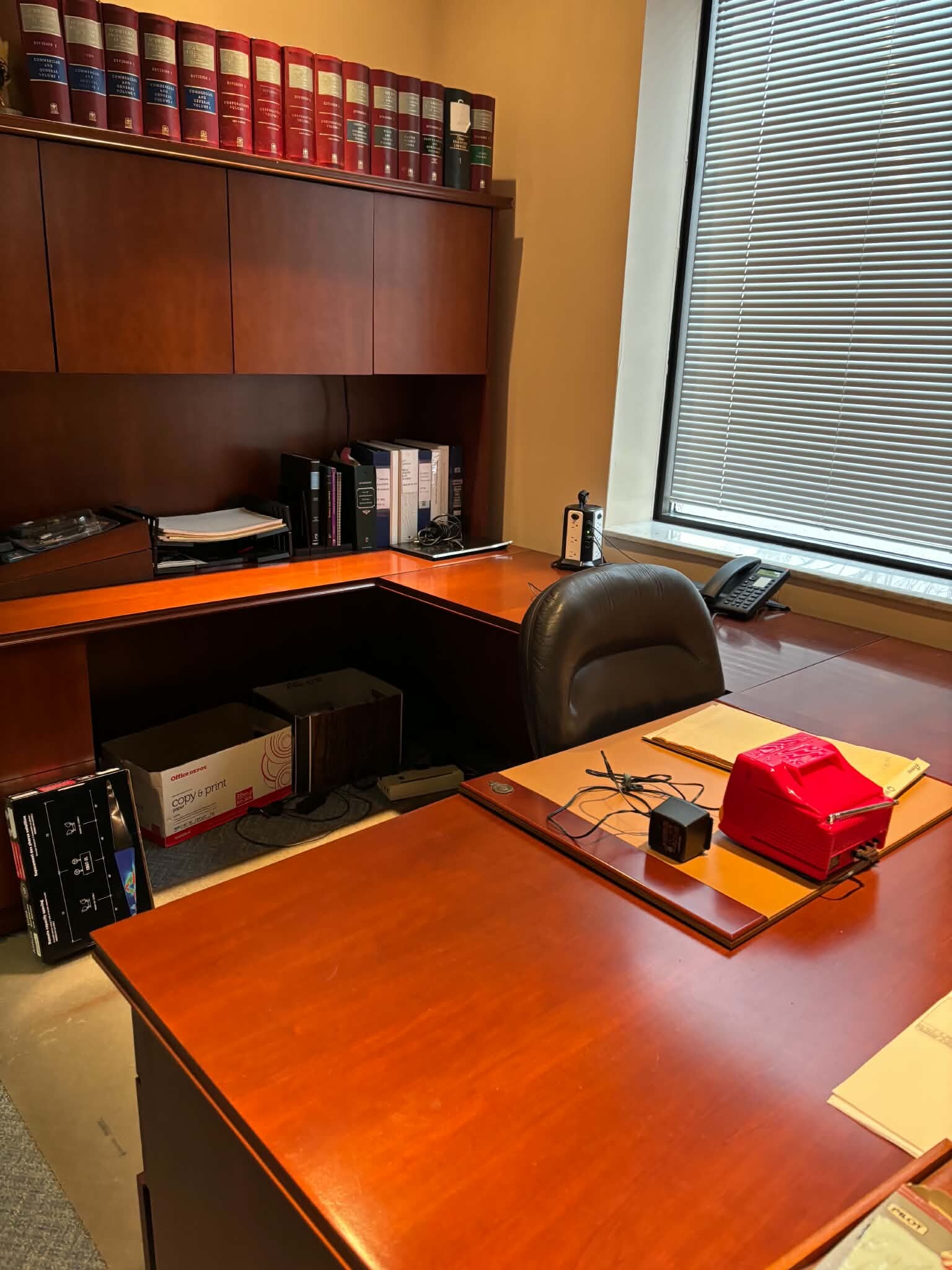 215 Eugenie St W, Windsor, ON for lease Interior Photo- Image 1 of 7