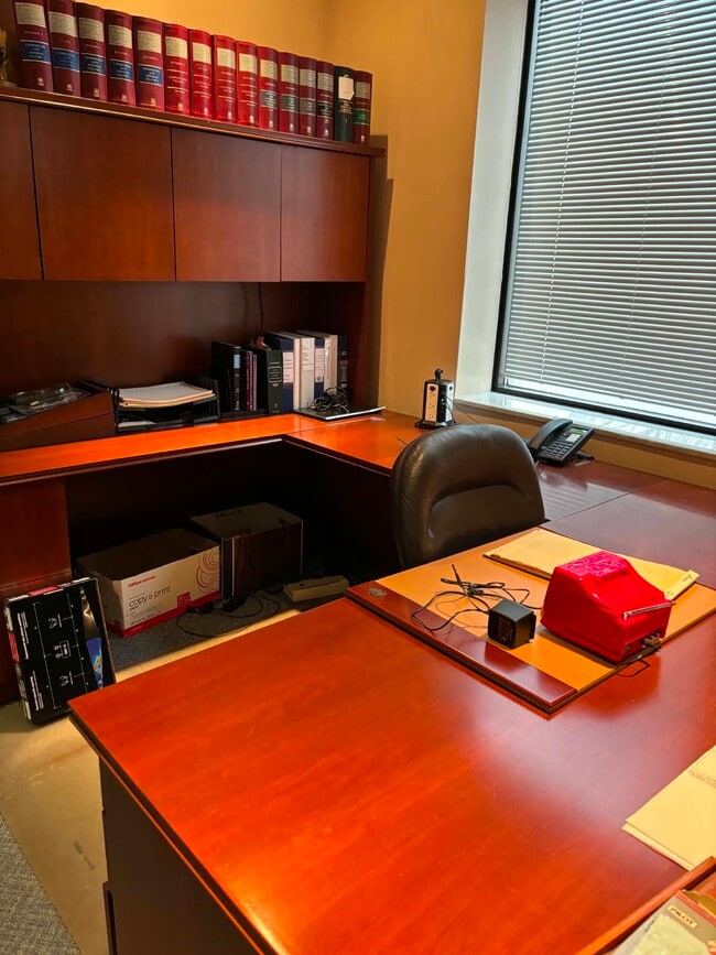 More details for 215 Eugenie St W, Windsor, ON - Coworking for Lease