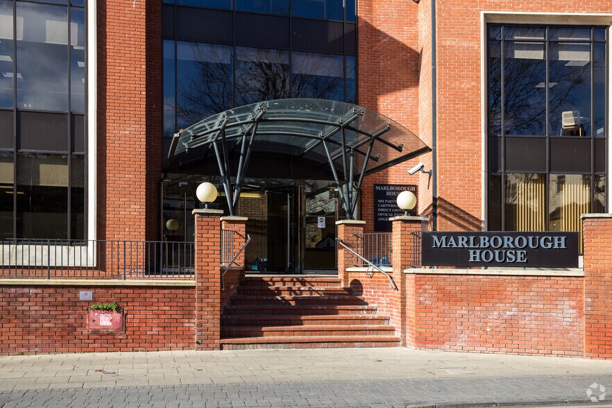 Victoria Rd S, Chelmsford à louer - Photo du bâtiment - Image 3 de 16