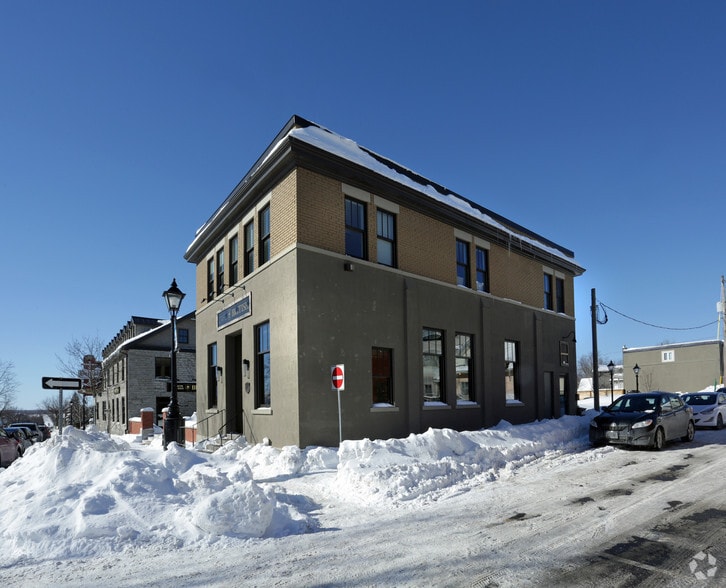 71-79 Principale St portefeuille de 2 propriétés à vendre sur LoopNet.ca - Photo principale - Image 2 de 2