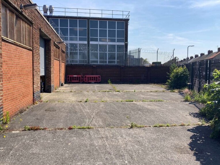 11 Ritchie Ave, Liverpool à vendre - Photo du bâtiment - Image 2 de 3