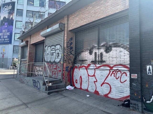 1274 Flushing Ave, Brooklyn, NY à louer - Photo du bâtiment - Image 2 de 7