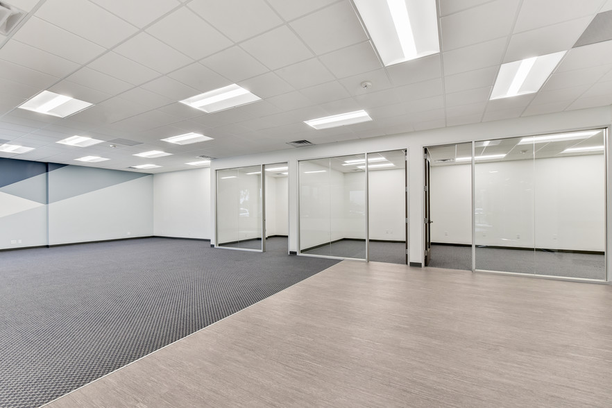 5675 Ruffin Rd, San Diego, CA for lease - Interior Photo - Image 2 of 58