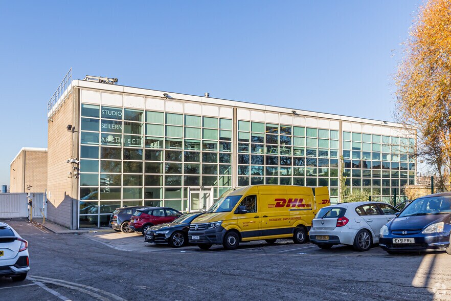 24 Scrubs Ln, Londres à louer - Photo du bâtiment - Image 2 de 3