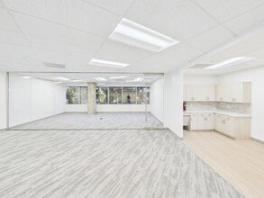 1420 W Mockingbird Ln, Dallas, TX à louer Photo intérieure- Image 2 de 2