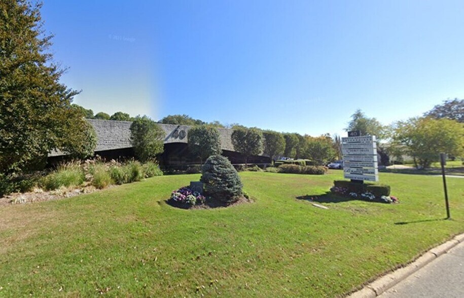 40 Crossways Park Dr, Woodbury, NY for lease - Building Photo - Image 1 of 10