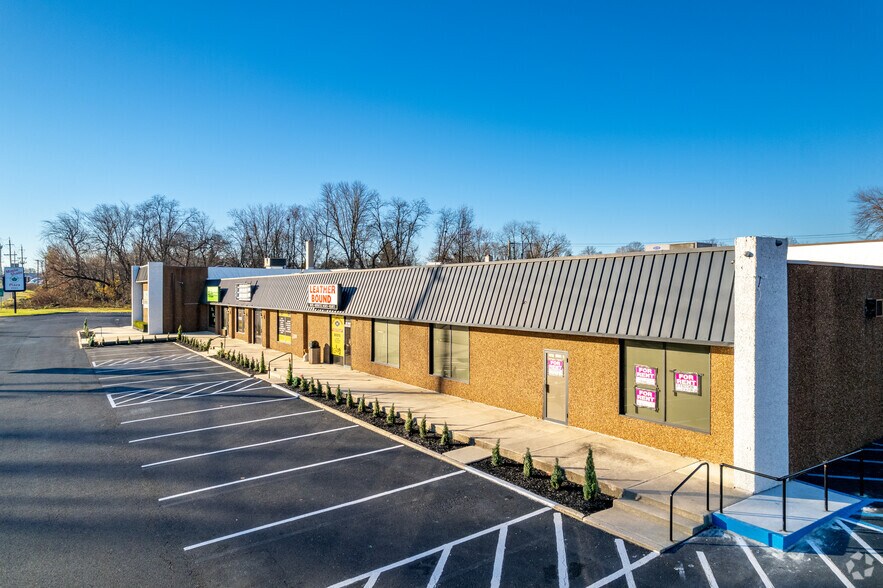 211 S Boulevard Ave, Maple Shade Township, NJ à vendre - Photo du bâtiment - Image 2 de 8