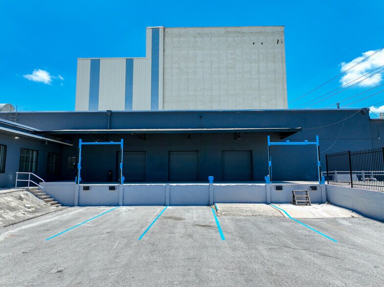 702 San Fernando St, San Antonio, TX à vendre - Photo du bâtiment - Image 2 de 17