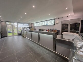 Plus de détails pour 34 Lochside Rd, Dumfries - Commerce de détail à vendre