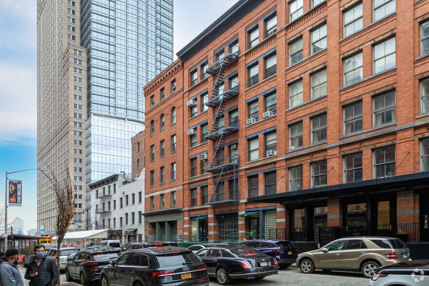65 N Moore St, New York, NY à louer - Photo du bâtiment - Image 2 de 4