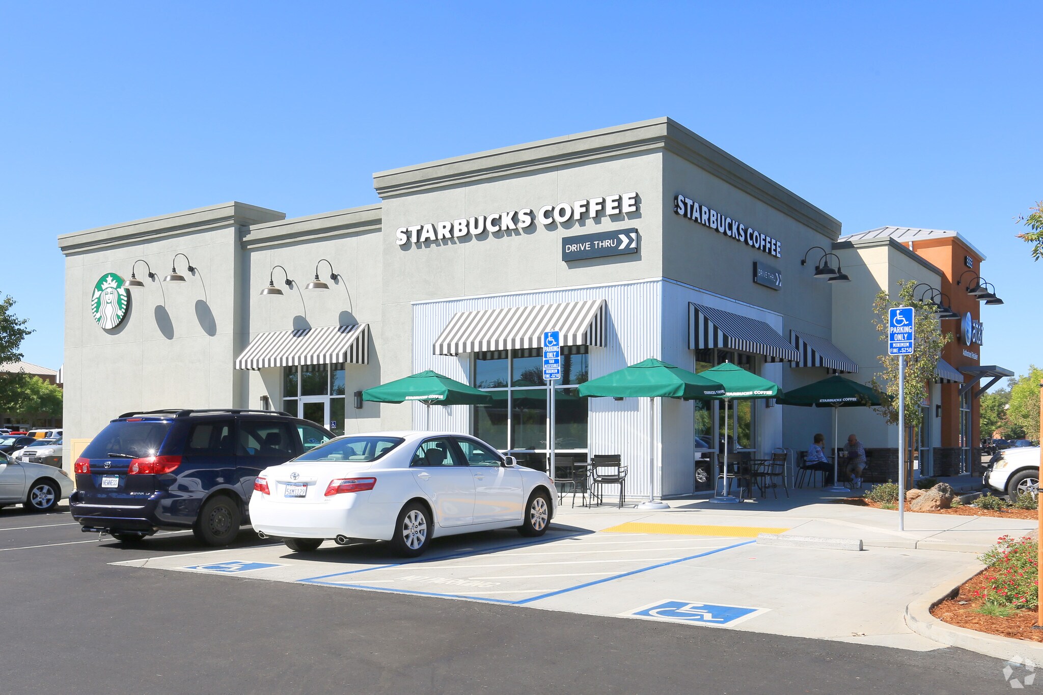 Commerce de détail dans Fair Oaks, CA à vendre Photo principale- Image 1 de 1