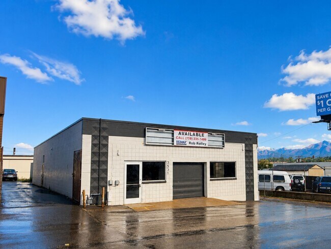 Plus de détails pour 3531 E Platte Ave, Colorado Springs, CO - Commerce de détail à louer