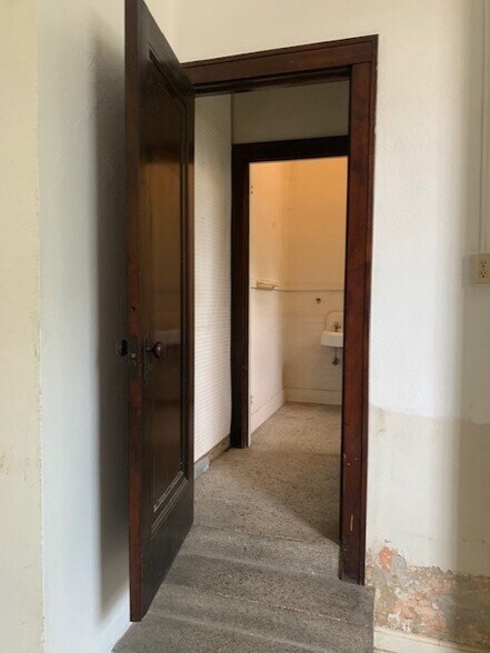 2443 S Nicollet Ave, Minneapolis, MN à louer - Photo intérieure - Image 3 de 14