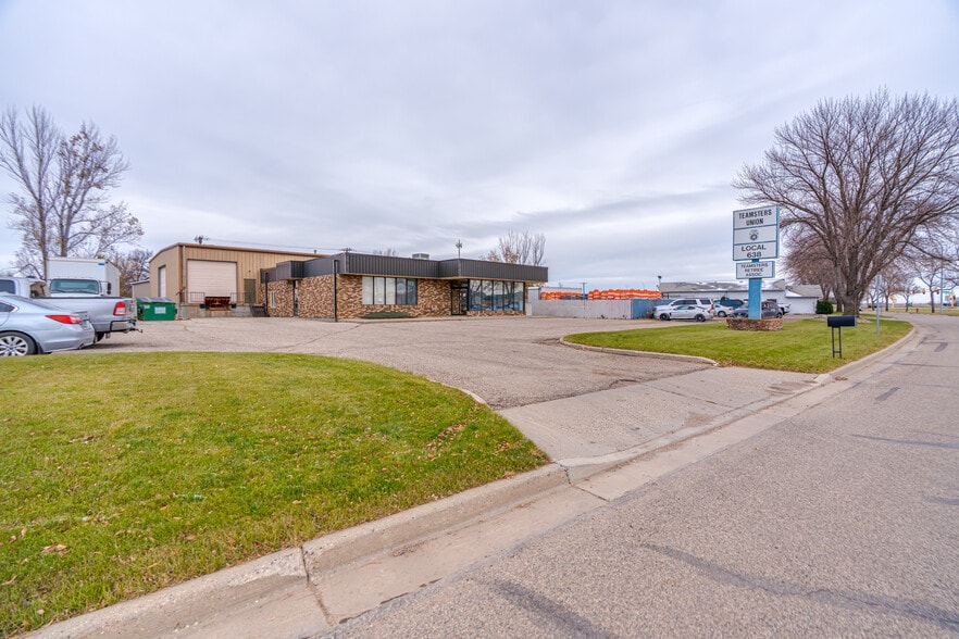 1100 Basin Ave, Bismarck, ND à vendre - Photo du bâtiment - Image 3 de 44